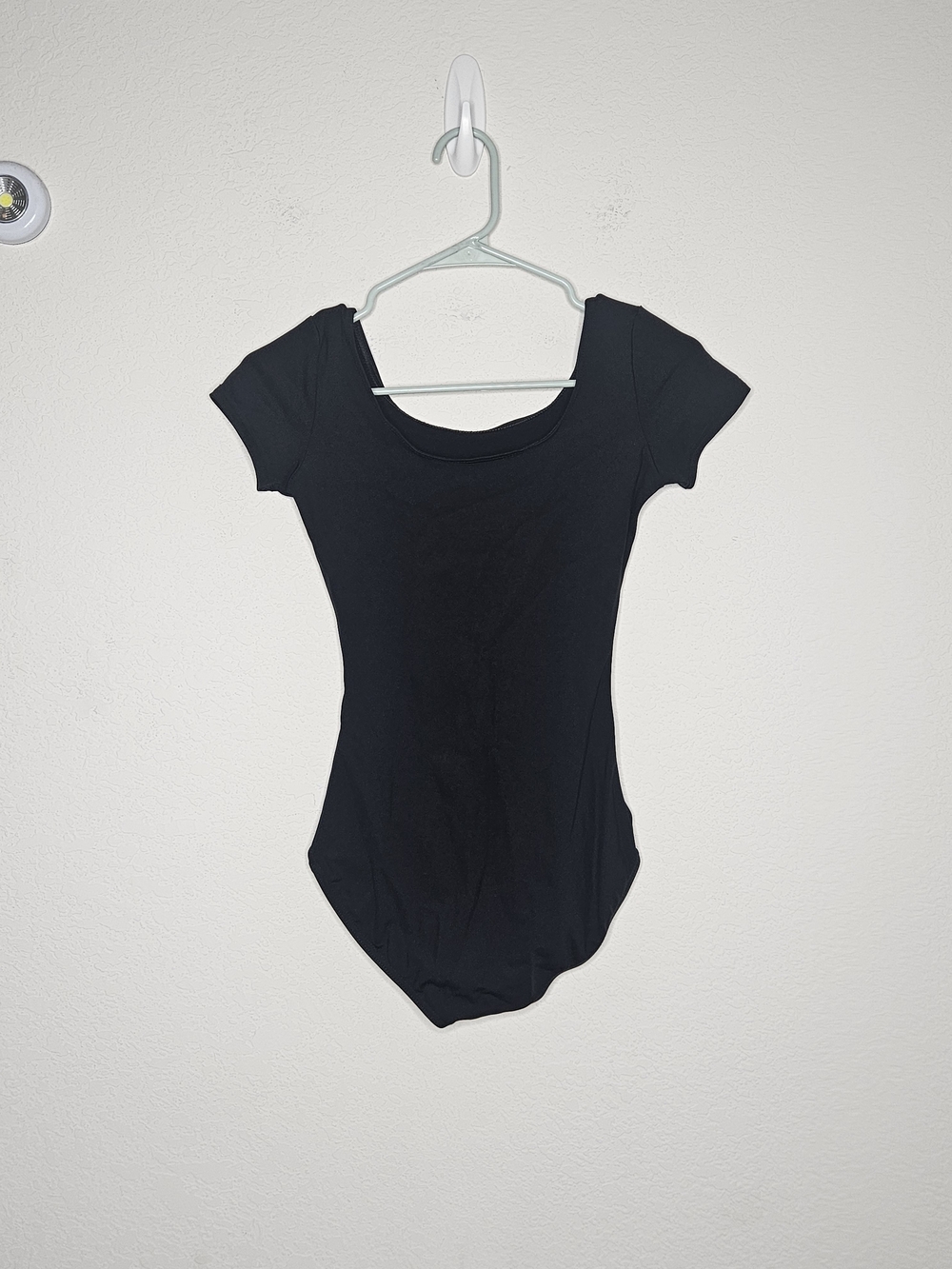Capezio Black Short Sleeve Scoop Neck Dance Ballet Leotard Size Medium - Picture 5 of 8